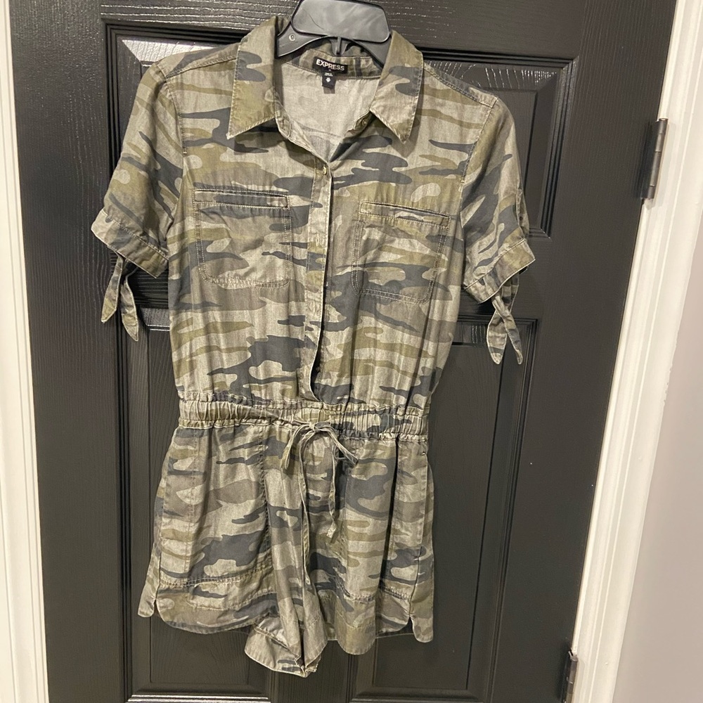 Express shorts romper
